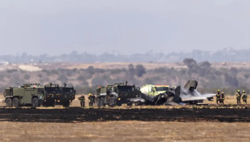 美軍F-35戰機加州基地附近墜毀　飛行員「彈射逃生」送醫