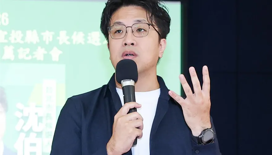 蔣萬安稱沒授權感謝卡、全家照給夏莉絲招生！沈伯洋：採取法律行動了嗎