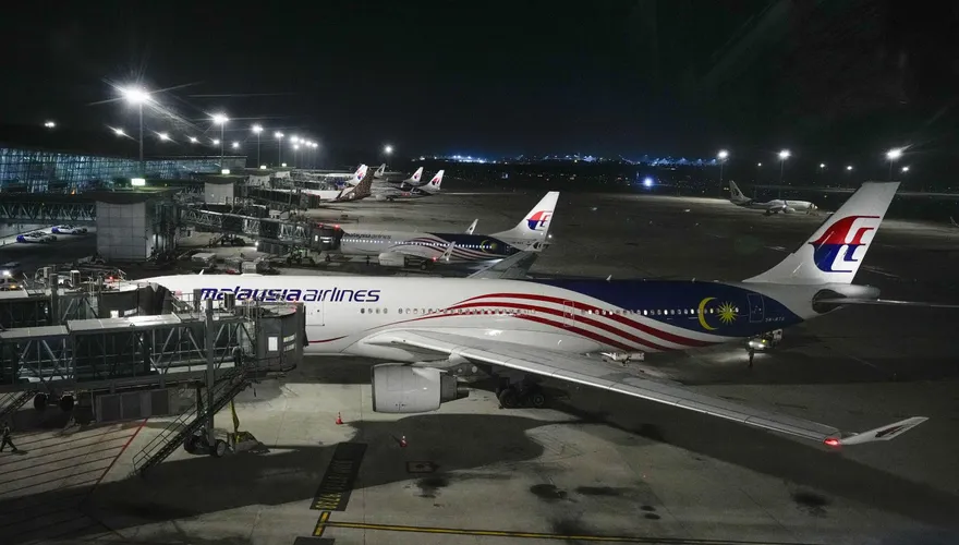 飛機落地印尼就被捕！馬航機師偷運「7萬顆搖頭丸」還涉毒駕