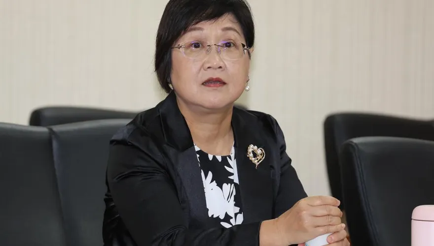 徐佳青隻身出訪歐美7國耗資115萬　專家促做忠誠儀測