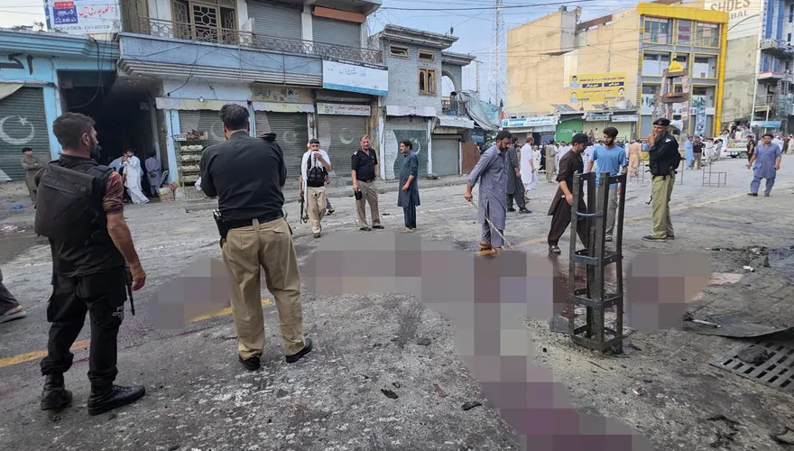 巴基斯坦集會驚傳炸彈客攻擊　至少14死、逾30人受傷