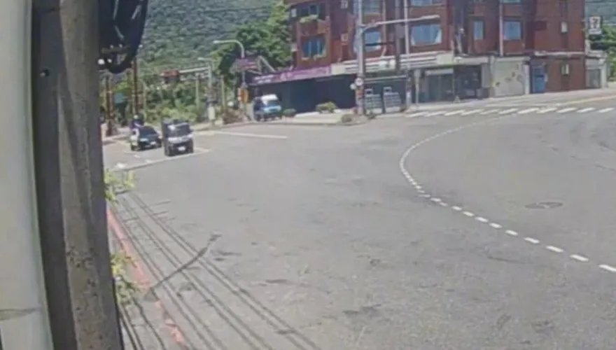 影/宜蘭南澳清潔隊員毒駕！小貨車逆向遭警攔查送辦
