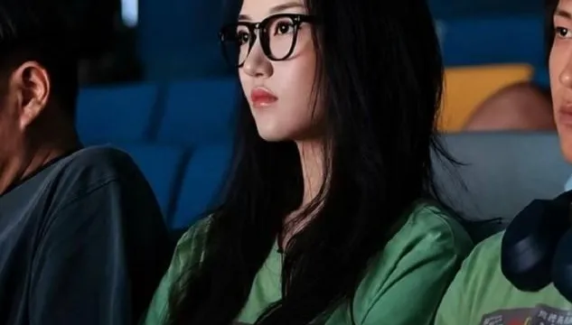 王菲女兒滿20歲！李嫣高顏值近照曝　網驚：基因強大
