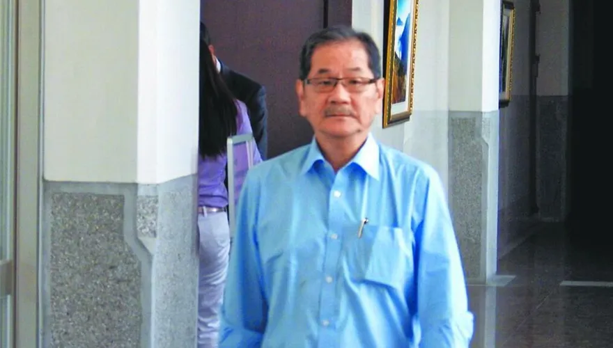 患嚴重帕金森氏症？吳乃仁無攙扶赴健身房　台大名醫揭病程