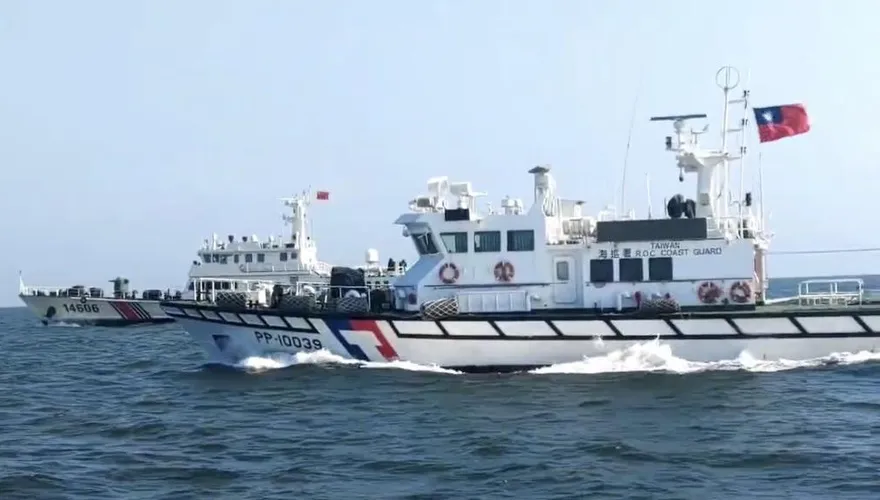 影/大陸海警船再度侵擾金門海域　海巡艦艇併航監控廣播驅離