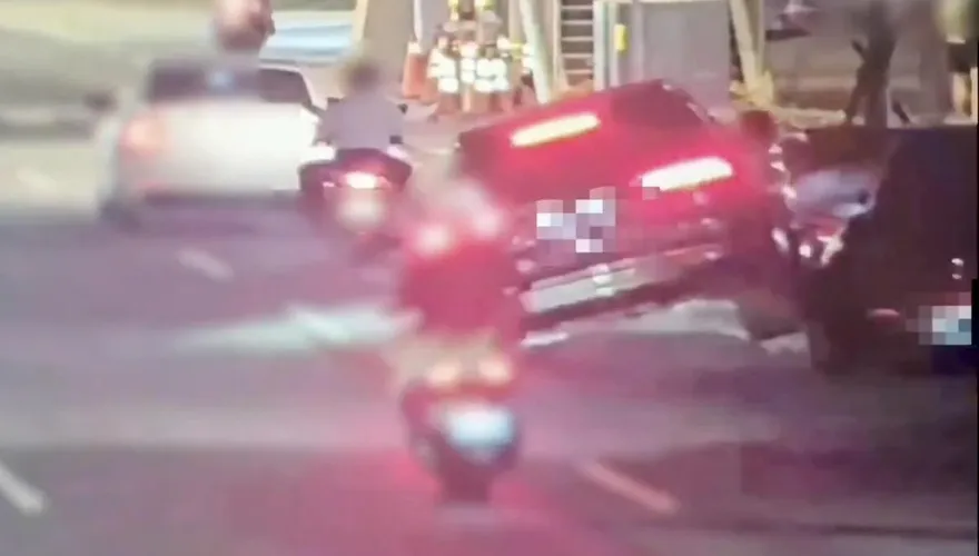 影/無照男南港撞2車肇逃遺落毒菸彈　警循線逮人送辦