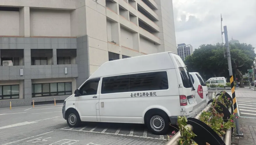 台中店家未申請路權使用堆高機　55歲男騎士撞貨叉當場身亡