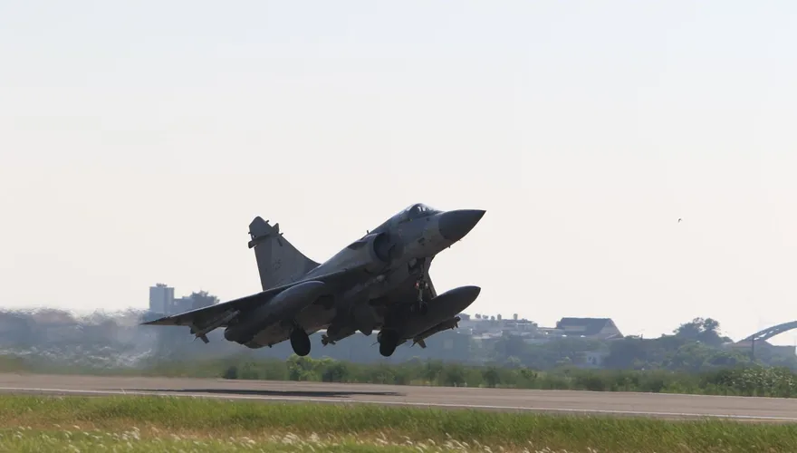 直擊漢光42號Day 3　空軍幻象2000-5戰機緊急升空迎敵