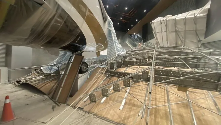 南港LaLaport鷹架天花板掉落砸傷人！北市建管處開罰30萬