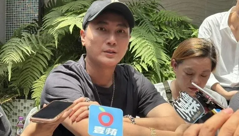 王凱人生殺青了！摯友「神似王凱」操辦後事：王媽媽看到我就哭了
