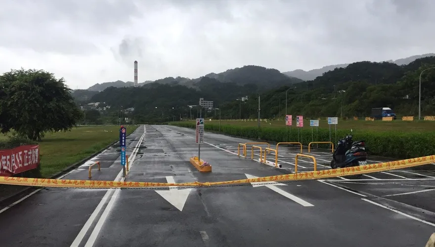 白海豚颱風逼近！新北高灘地12時只出不進　4時強制拖吊