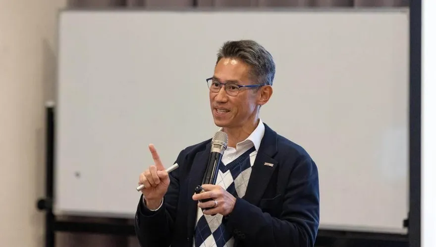 騎驢找馬被抓包？清大校長急致歉：國外挖角引發好奇心！