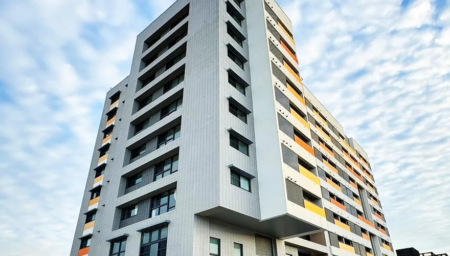 陳冠安轟賴政府社宅跳票　點名沈伯洋過去高喊居住正義如今卻噤聲