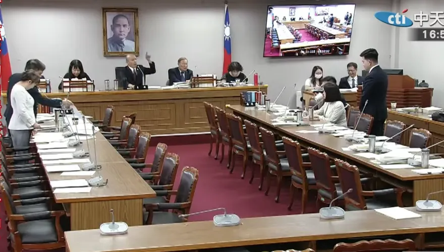 影/韓國瑜二度轟傅崐萁！破口大罵「立法院被黑暗力量控制了」