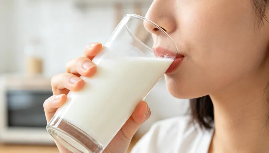 「無乳糖鮮乳」不等於無糖！醫實測血糖從93飆至176