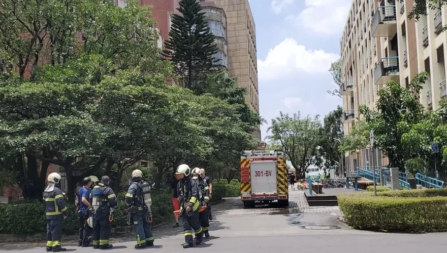 台大驚傳火警！化學系5樓機房燒起來、警消趕到