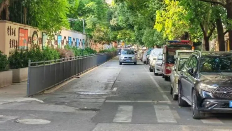 不爽飆車族「炸街」！陸男持刀對19歲騎士「連捅十多刀」身亡