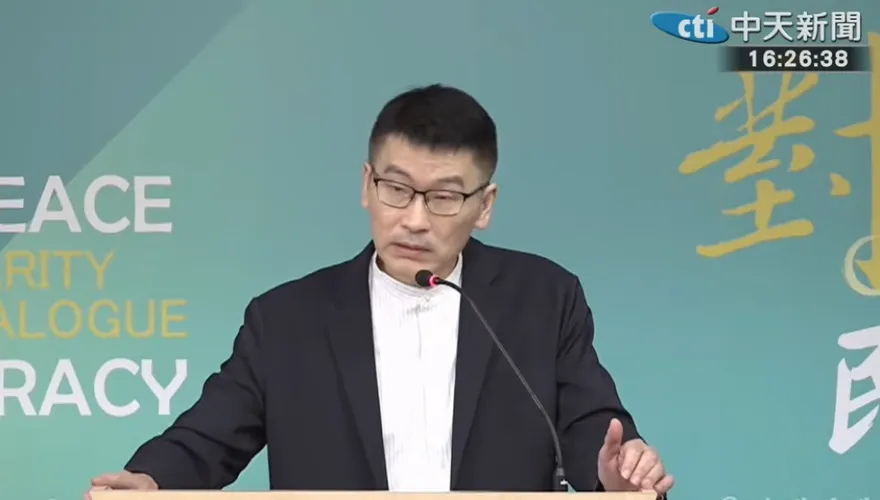 影/記者問「北戴河密令是特工躲床底偷聽」？梁文傑：總統接獲很多資料