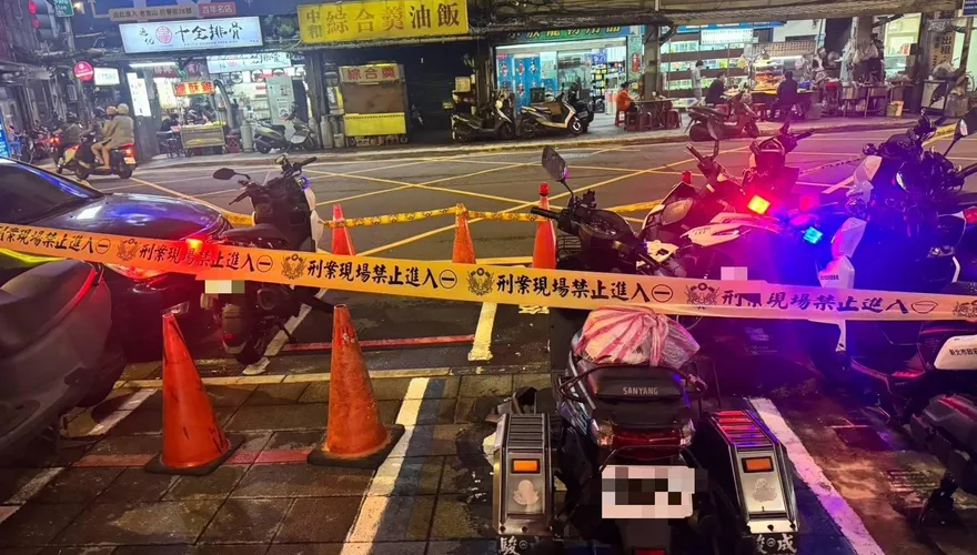 「碰！」巨響！新北中和49歲女墜樓砸中2警車　倒臥派出所前命危