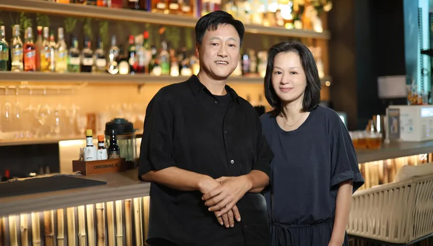〈誰說我不在乎〉原唱高明駿結婚27年　返台甜蜜同框嬌妻公開好消息