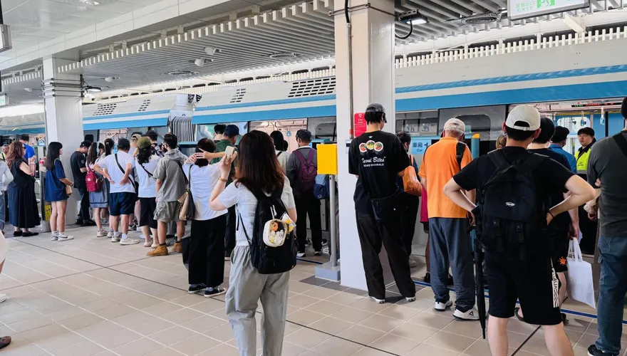 捷運三鶯線持刀揮舞！警衝現場壓制「意外抓到通緝犯」