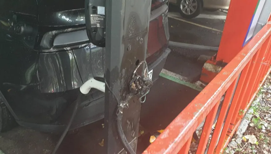 台北建國高架停車場充電樁起火！警消急撲滅　幸無人傷亡