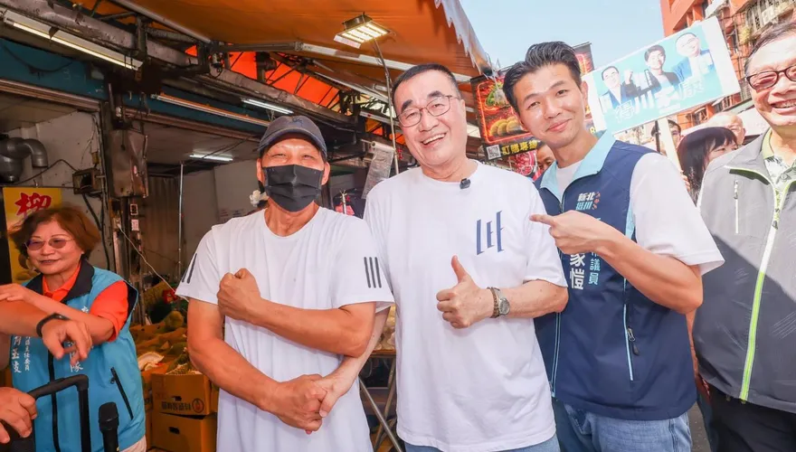 柯志恩看板破億？李四川赴樹林酸：蘇巧慧的更多
