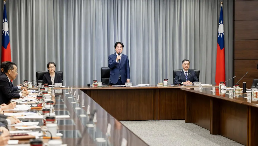 權力解碼！賴總統一劍三鵰　普發現金一萬背後的政治盤算