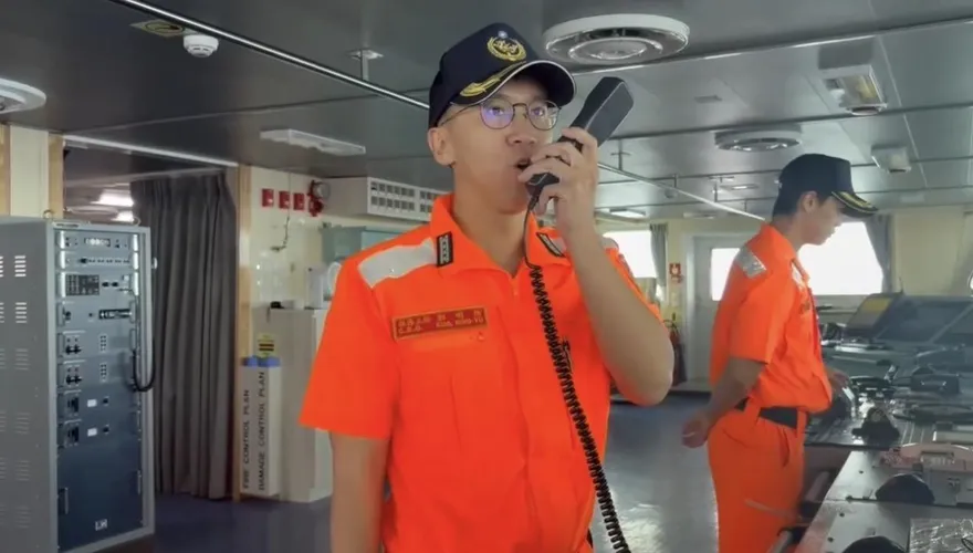影/大陸海警船侵擾東沙海域　海巡艦艇監控驅離對峙中