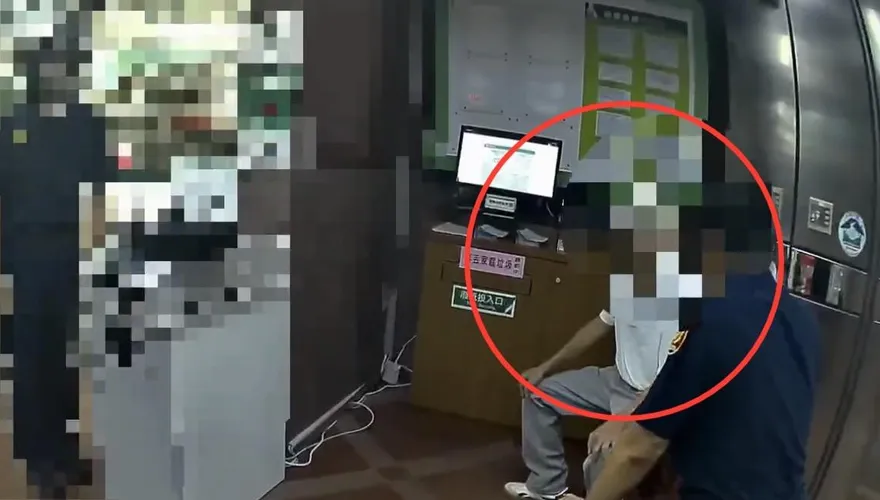 影/永和男帳戶遭凍結無法領錢　暴怒砸爛郵局櫃台