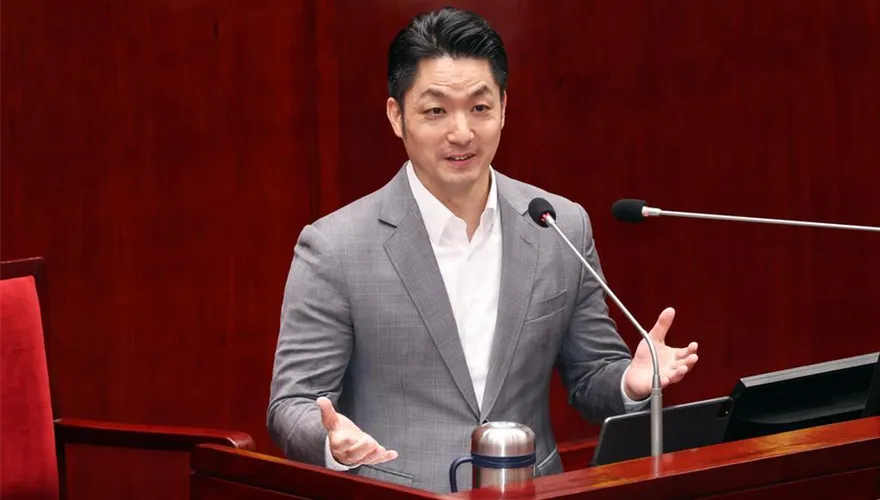 李多慧PO合體廣告遭青鳥出征！蔣萬安不忍了：她把台灣當第二個家