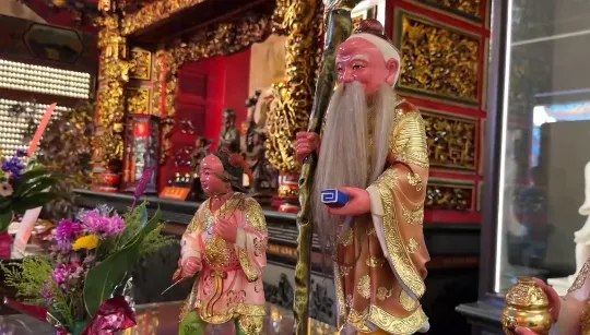 台中樂成宮月老遭竊尋回！斷指修復移駕正殿　七夕擲聖筊送紅線