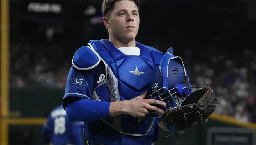 MLB/蹲到吐？道奇捕手7局身體不適退場　羅伯茲曝原因