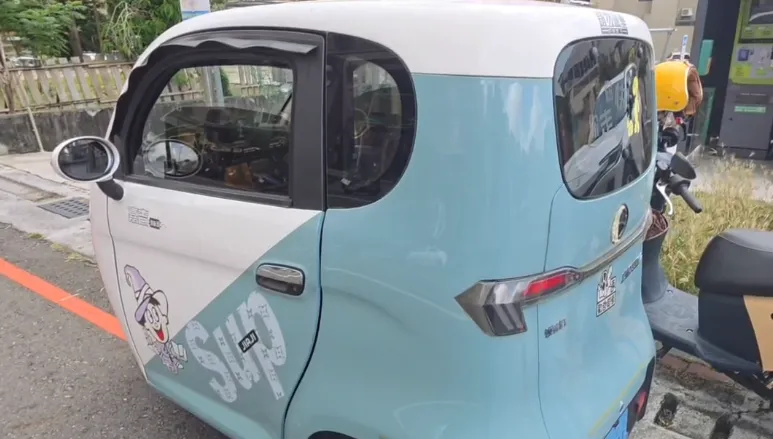 影/嘉義驚見「老頭樂」上路　車主掛自製車牌恐挨罰