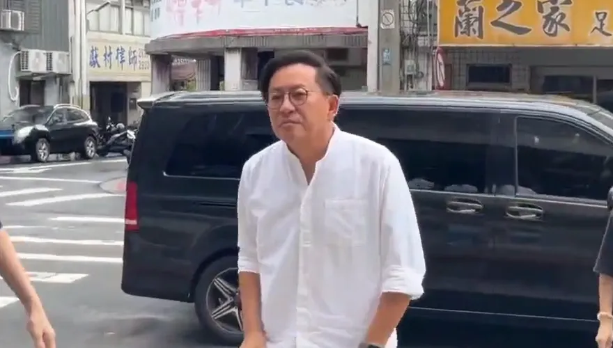 影/公司涉假驗資！詹姆士當庭認罪：聽會計師建議不知違法