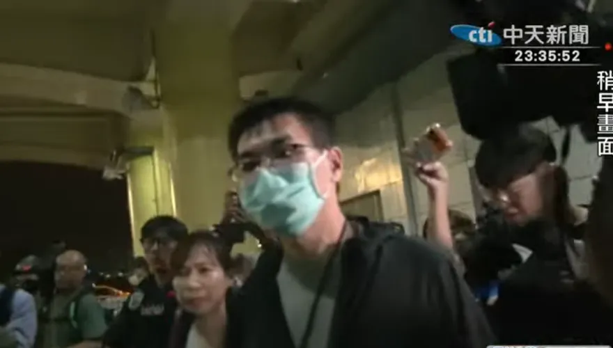 默默公開離婚保密協議　律師發問：趙建銘要告了嗎？