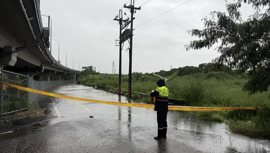 台南豪雨狂炸多處淹水！災變中心升2級　入夜雨勢更猛