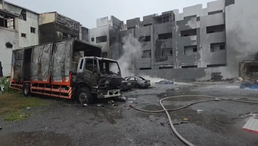台南凌晨爆炸火災「業者來自高雄」！環保局追查地址變美髮店
