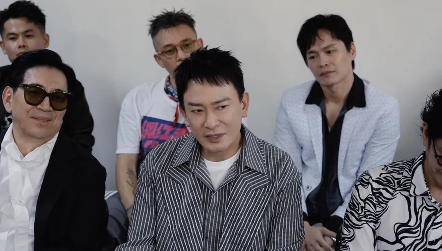 曾當陳盈潔伴郎！王識賢被問告別式鬆口回應　鄭人碩苦練鋼琴遭小薰開罵