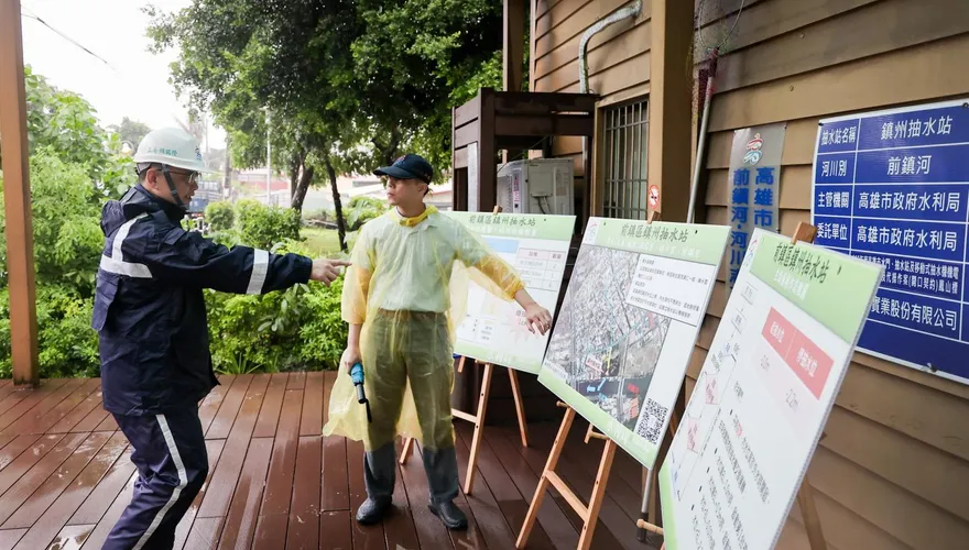 淹水勘災「擺拍過頭」？　歷史哥批賴瑞隆霸凌高市府官員