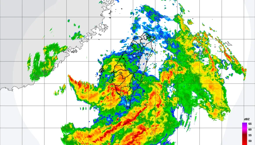 西南風狂炸「15縣市」！高屏急升「大豪雨」警戒防淹水