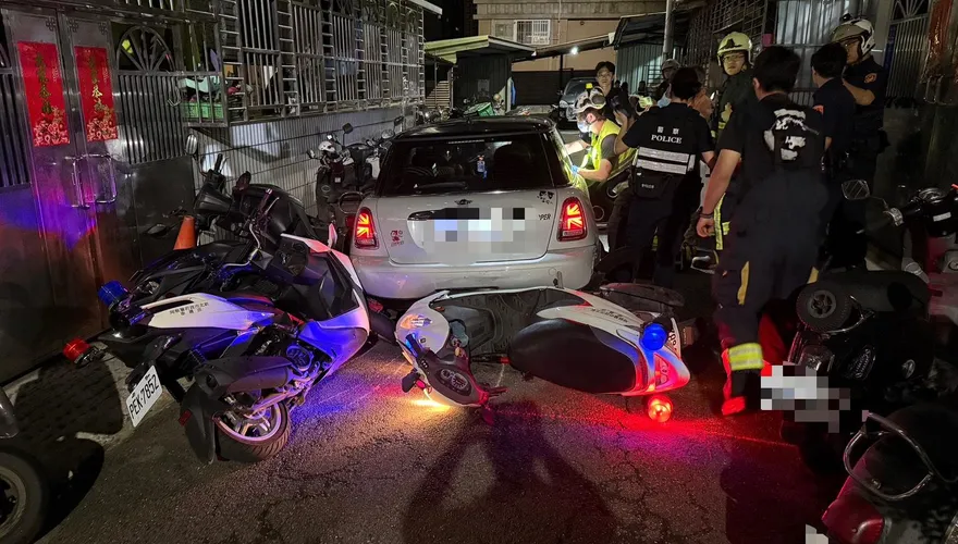 影/新北毒駕男拒檢「倒車衝撞員警」遭開6槍「胸骨中彈」