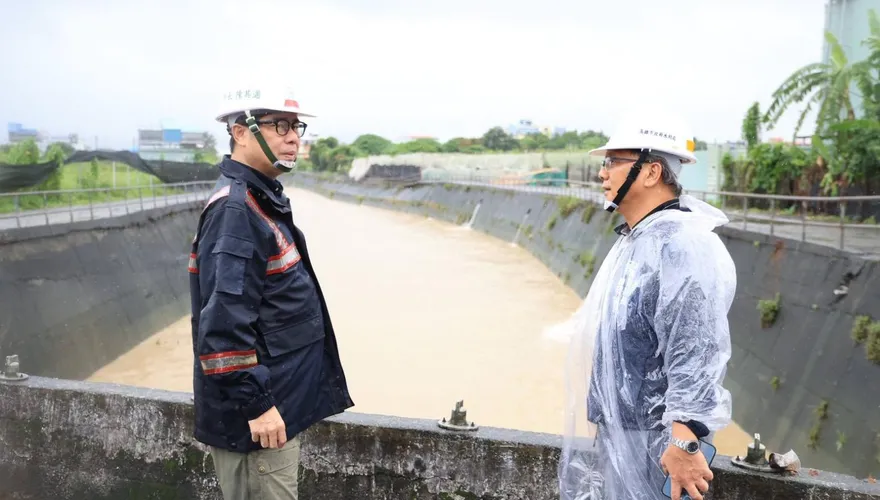 高雄24小時雨量破5百毫米　陳其邁勘災掌握災情、緊盯水情