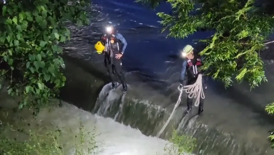 影/馬博橫斷登山意外！女山友玉林橋落水失蹤　消防冒雨搜救