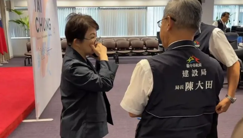 中天直擊！陳其邁熱線求援抽水機　盧秀燕一句「我幫你盤」患難見真情