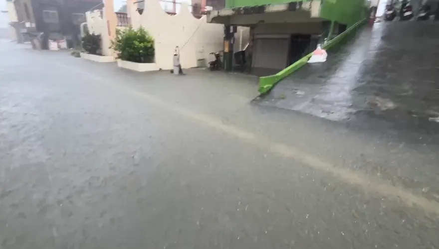 豪雨狂襲！屏東枋山鄉、林邊鎮安村今12時起停班停課