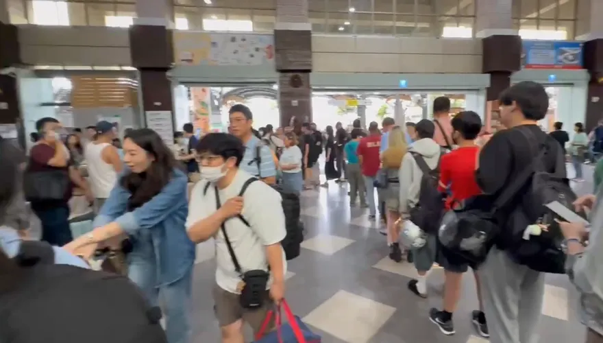 影/連日豪雨！受土石流影響南迴線中斷　大量旅客滯留台東車站