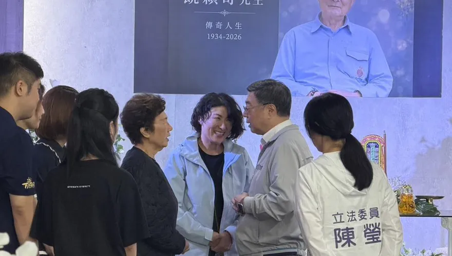 卓榮泰親赴台東弔唁饒穎奇！擬報請總統追贈褒揚令