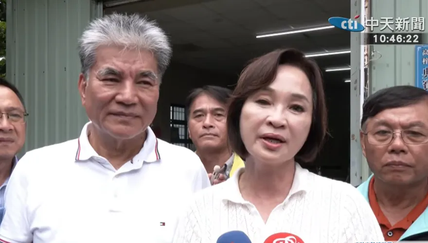 影/側翼指爬窗逃生自導自演　柯志恩爆氣：誰會泡爛1台車來演戲？