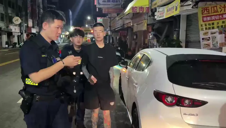 影/逢甲商圈毒駕撞4機車！Gogoro電池被撞出　女騎士跳開險遭輾